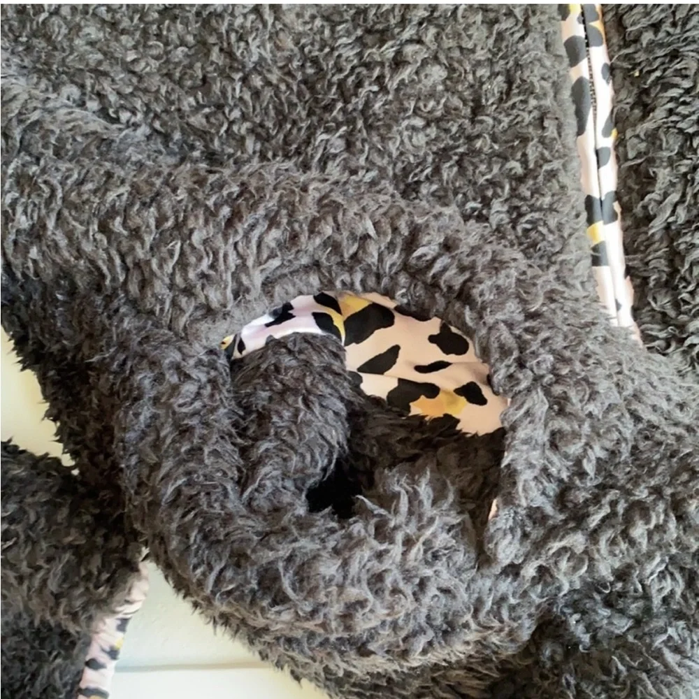 NWT PLUSH Lounge x Revolve Cheetah Trim Fleece Sherpa Jacket Size Small - Picture 6 of 8